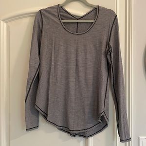 Lululemon Long-Sleeve Shirt - Size 6